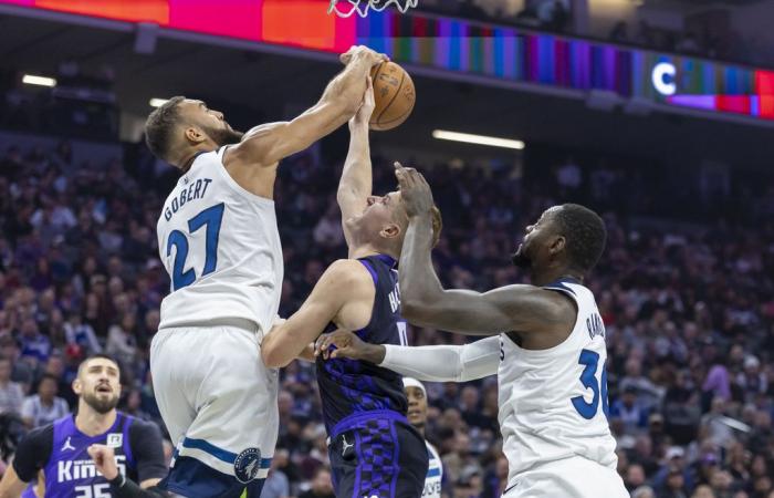 Anthony Edwards kommt spät ins Spiel, als die Timberwolves Sacramento mit einem Overtime-Sieg entkommen, nachdem sie beinahe zusammengebrochen sind – Twin Cities