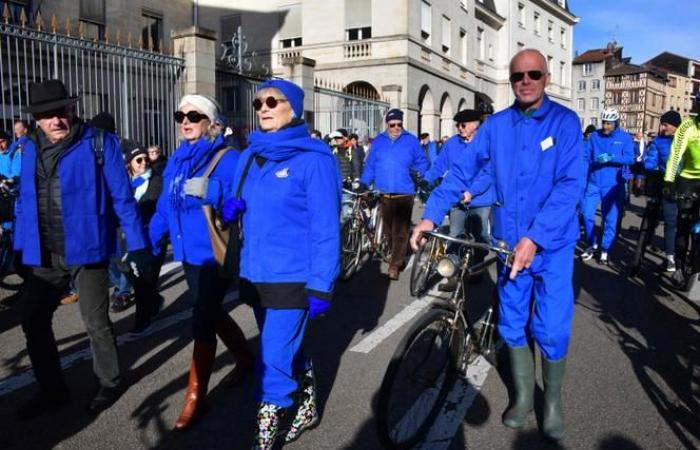 In Limoges ein „blauer Marsch“ zu Ehren eines symbolträchtigen Radfahrers, der von einem Auto angefahren wurde