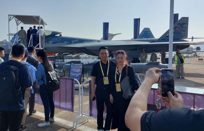 Russland stellt sein neues Tarnkappenflugzeug auf der Zhuhai Airshow in China vor