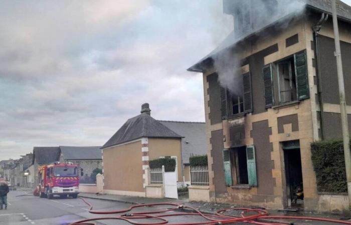 In einem Haus in der Nähe von Bayeux bricht ein Feuer aus, ein Achtzigjähriger wird ins Krankenhaus gebracht.