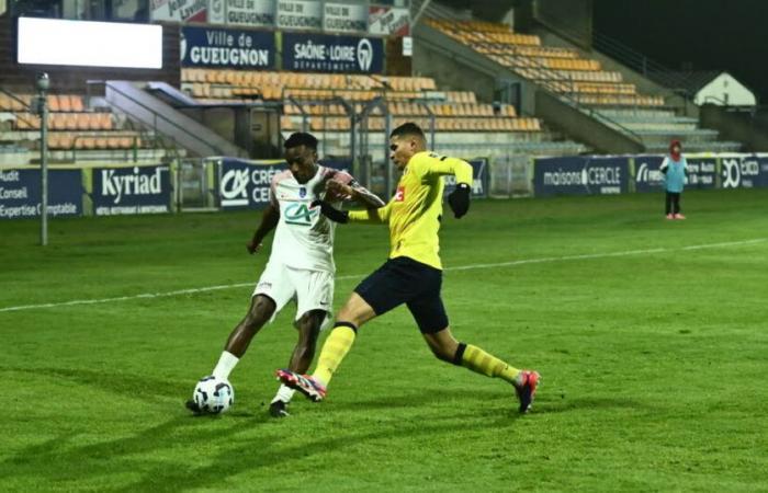 Angeführt drängt der FC Gueugnon gegen Sochaux