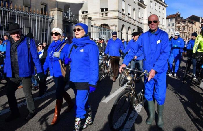 In Limoges ein „blauer Marsch“ zu Ehren eines symbolträchtigen Radfahrers, der von einem Auto angefahren wurde