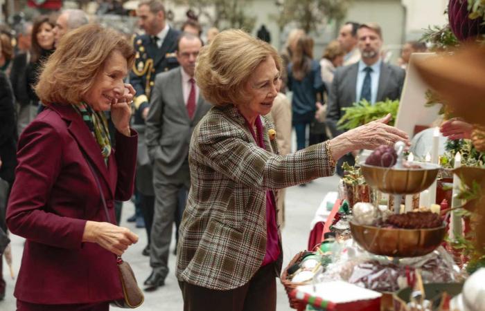 Königin Sofia und Infantin Margarita statten zum Gedenken an Infantin Pilar einen Besuch ab