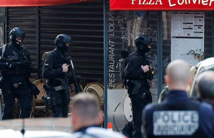 WIEDERHOLUNG. Geiselnahme in einem Restaurant in Issy-les-Moulineaux: Die vier Angestellten werden freigelassen, der „Selbstmordverdächtige“ festgenommen