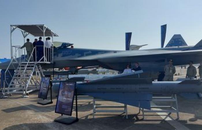 Russland stellt sein neues Tarnkappenflugzeug auf der Zhuhai Airshow in China vor