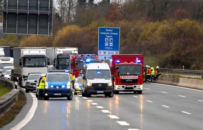 Tödlicher Unfall auf der A9: Frau (38) stirbt am Stau-Ende | Regional