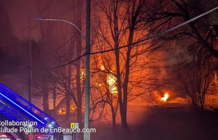 Zwei Personen werden nach Großbrand in St-Georges vermisst