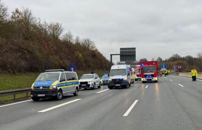 Voll besetzter Mietwagen rauscht in Stauende – mit tödlichen Folgen