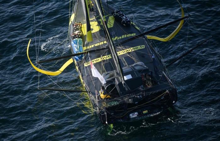 Vendée-Globus | „Großer Riss“ am Boot von Louis Burton, das im Rennen bleibt