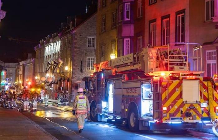 Evakuierung der Bewohner durch die Feuerwehr in der Altstadt von Quebec