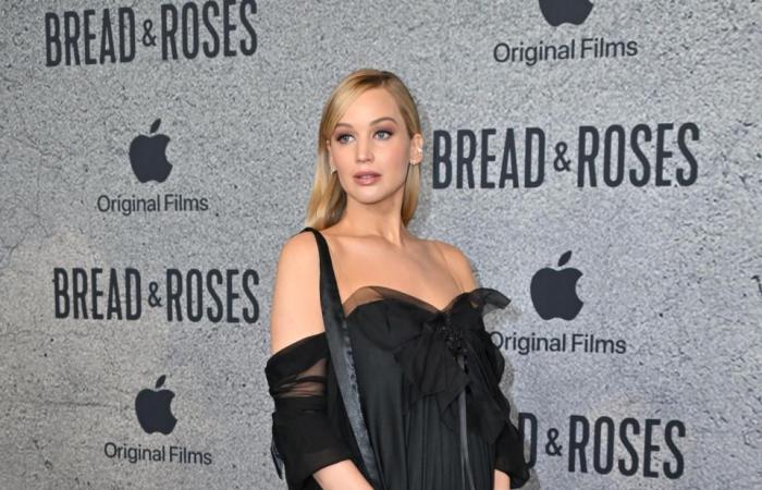 Jennifer Lawrence verwandelt ein seltenes Vintage-Kleid in das schickste schwarze Umstandskleid