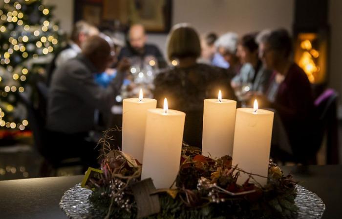 Pro Senectute: Begrüßung eines Seniors zu einem festlichen Essen