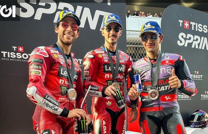 Bagnaia gewinnt, der Titel bleibt bis zum Schlussrennen bestehen