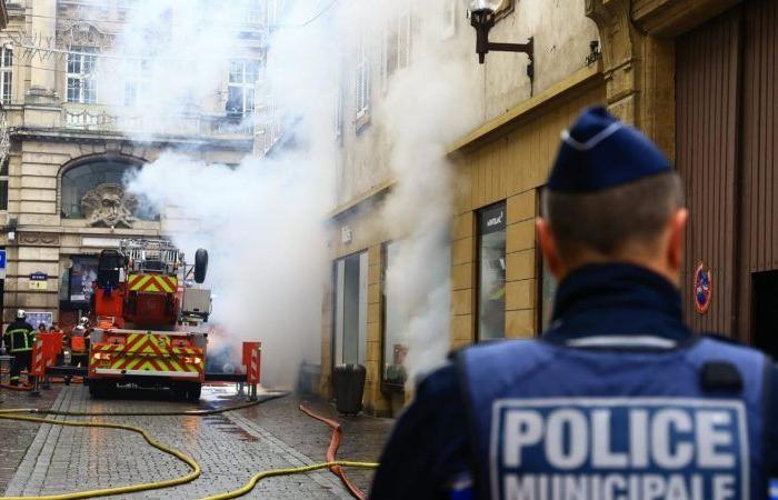 Brand in einem Gebäude in der Innenstadt von Metz: 90 Feuerwehrleute im Einsatz