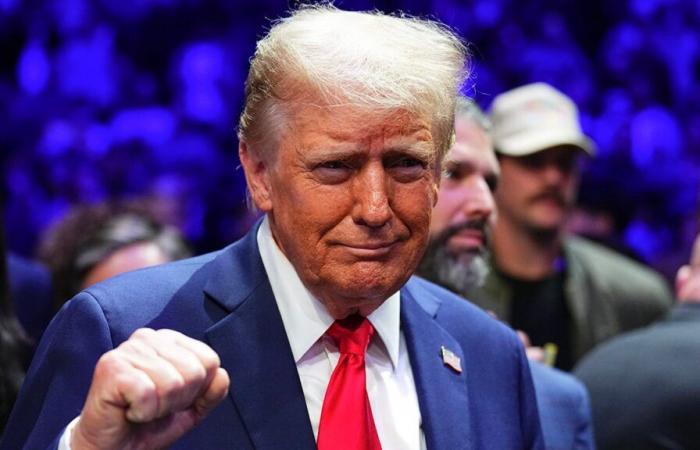 Donald Trump kommt bei UFC 309 bei MSG an; Wochen nach der historischen Kundgebung brüllt die Menge für den gewählten Präsidenten