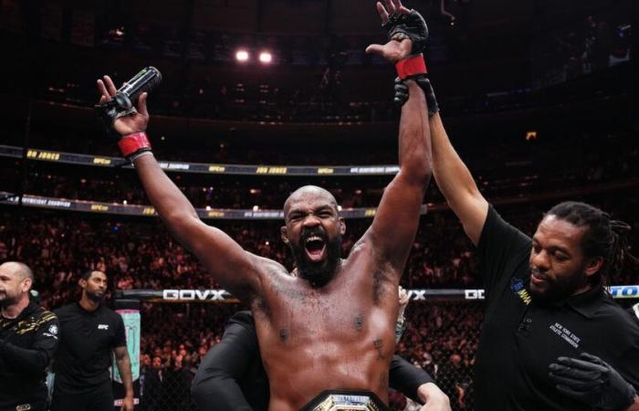 MMA – UFC: Jon Jones schlägt Stipe Miocic mit einem Spinning Kick aus und behält seinen Schwergewichts-Meisterschaftsgürtel