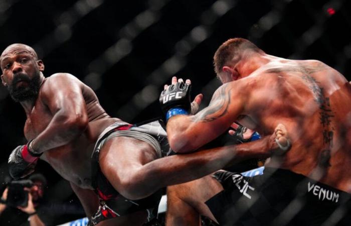 Jon Jones schlägt seinen amerikanischen Landsmann Stipe Miocic mit einem atemberaubenden Rückstoß nieder und behält den UFC-Schwergewichtstitel | Boxnachrichten