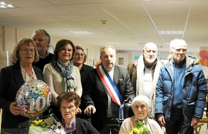 Anne Quérou und Odette Jacob, zwei Hundertjährige bei Genêts d’Or in Plouha