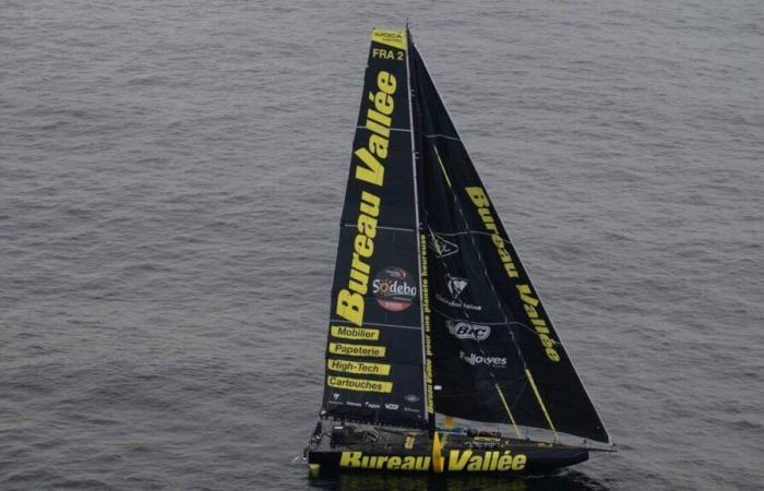 Vendée Globe. Louis Burton von Schaden betroffen, aber noch im Rennen