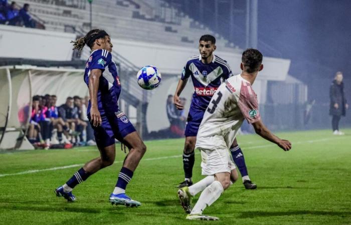 Französischer Pokal. Bressuire (R1)