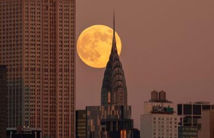 IN BILDERN. Der Beaver Moon, der letzte „Supermond“ des Jahres, erleuchtete den Himmel auf der ganzen Welt