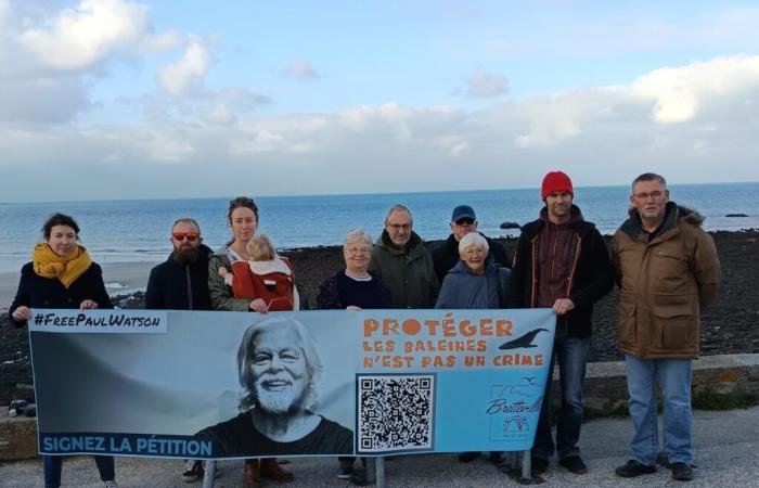 In Cotentin ein Banner für Paul Watson