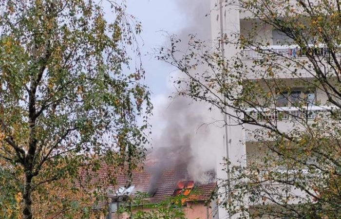 ein Toter bei Gebäudebrand