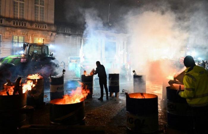 In der Marne werden wütende Bauern die Nacht vor der Präfektur verbringen