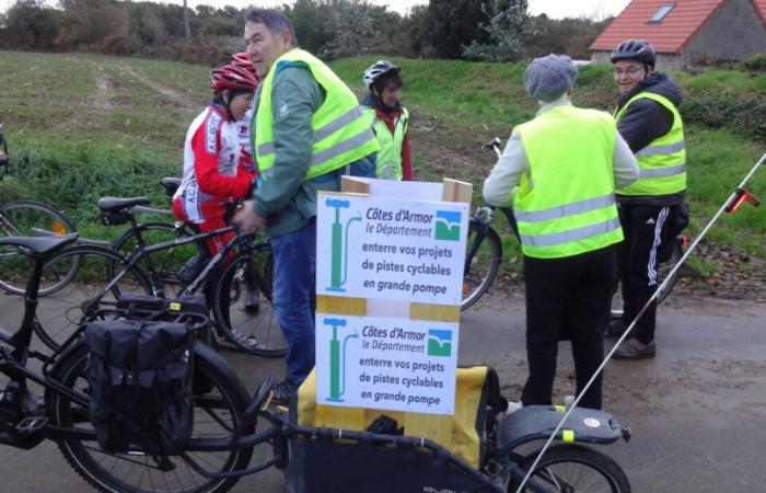 In Côtes-d’Armor mobilisierten 280 Radfahrer gegen das Departement