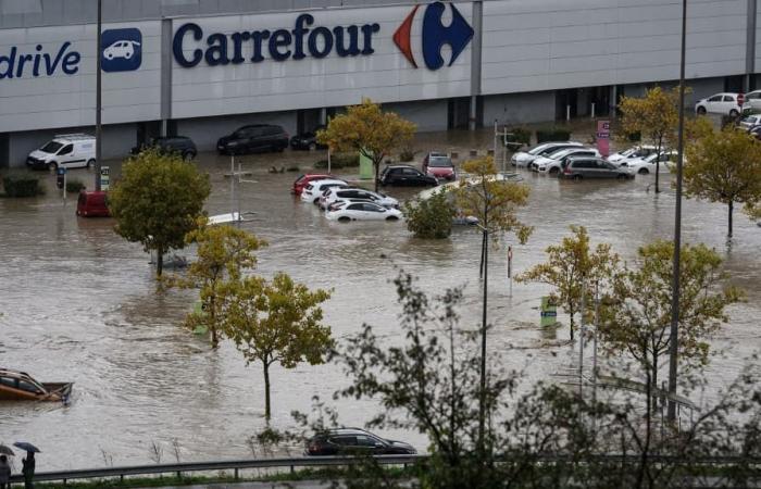 Nach den Überschwemmungen wird der Carrefour-Store am 22. November wiedereröffnet