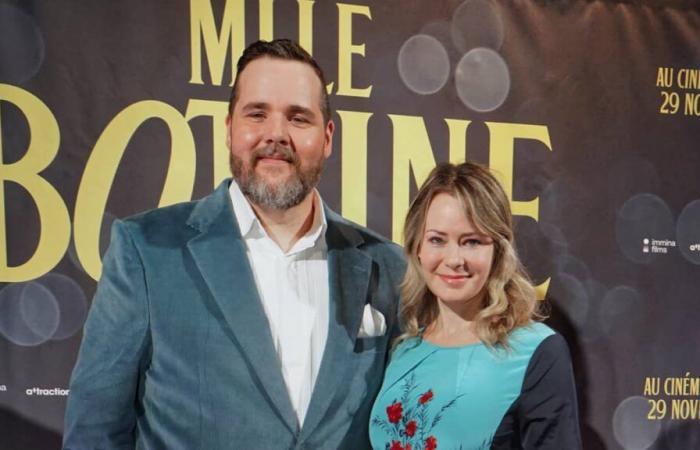 [PHOTOS] Antoine Bertrand und Catherine-Anne Toupin glänzen auf dem roten Teppich bei der Montreal-Premiere des Films „Mlle Bottine“