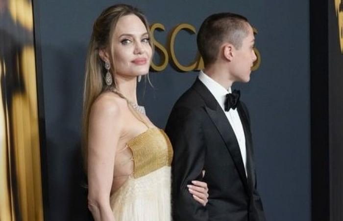 Hollywood News Live Today, 18. November 2024: Angelina Jolies selten gesehener Sohn Knox zeigt den jungen Brad Pitt bei den Governors Awards 2024