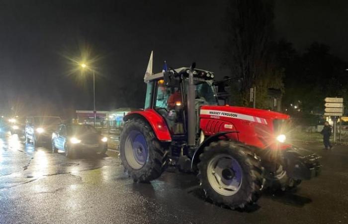 Traktoren treffen am Scheideweg Europas in Troyes ein