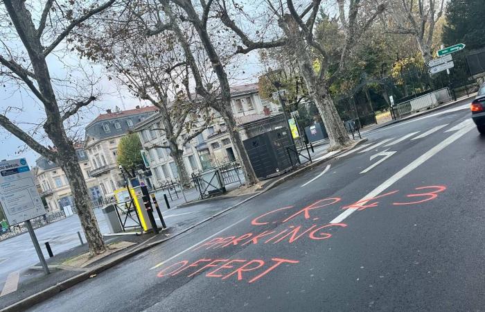 „Die Welt von Oui-Oui ist vorbei“: Bauern aus der Haute-Loire machen ihrem Ärger in Puy-en-Velay Luft (Videos)