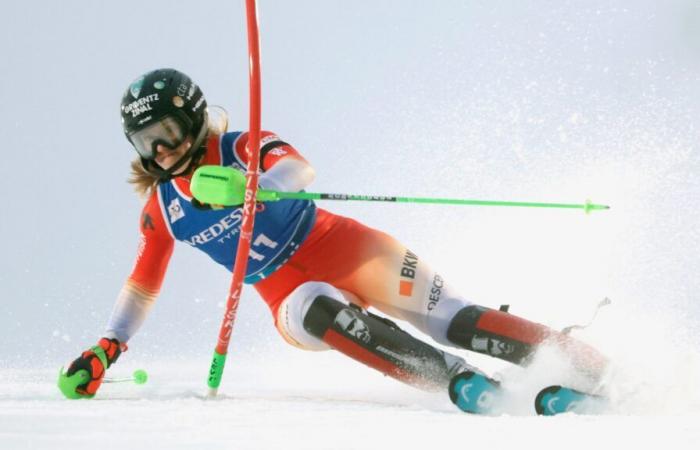 Die gleiche Schweizer Gruppe beim Damen-Slalom in Gurgl