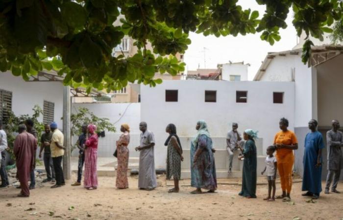 Senegal: Macht am Wendepunkt nach einer angekündigten Wahlflut erwartet: Nachrichten