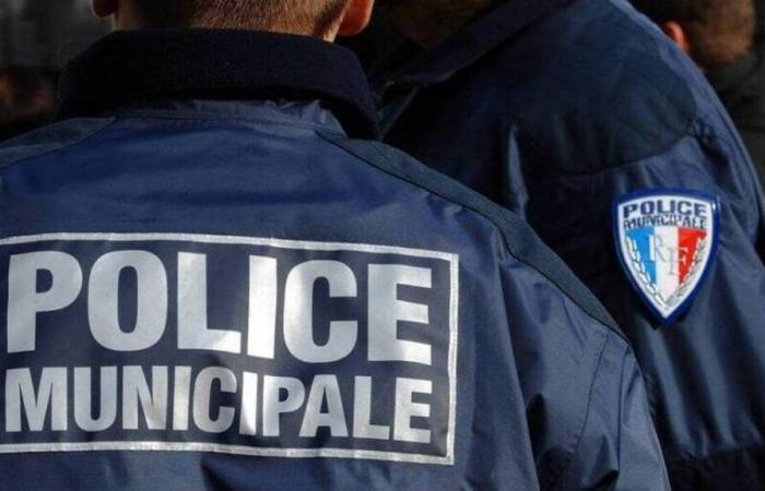 Ein bewaffneter Mann nimmt in Nizza eine Frau als Geisel und begeht dann vor den Augen der Polizei Selbstmord