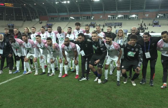 Mit einer 0:5-Niederlage im Coupe de France lässt dieser Nachbarschaftsverein den Traum eines jeden Fans wahr werden