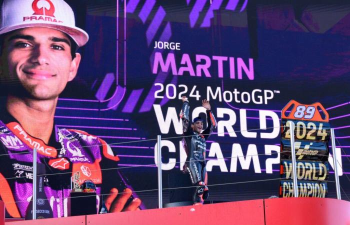 Martins großer (teurer) Ball auf dem Montmélo MotoGP-Podium