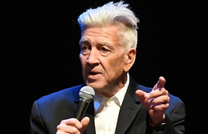 David Lynch sagt, er brauchte Sauerstoff zum Gehen, nachdem er im Alter von 8 bis 76 Jahren geraucht hatte