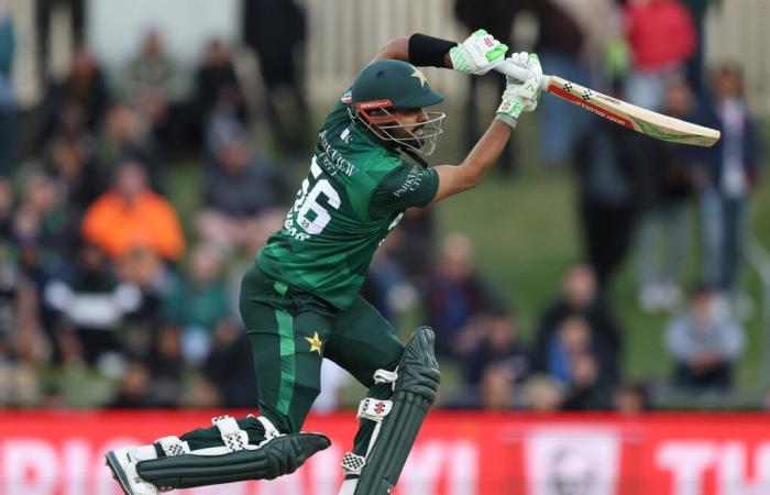 Babar Azam behauptet sich, während AUS zurückschlägt, PAK mit 67/3 in 9 Overs