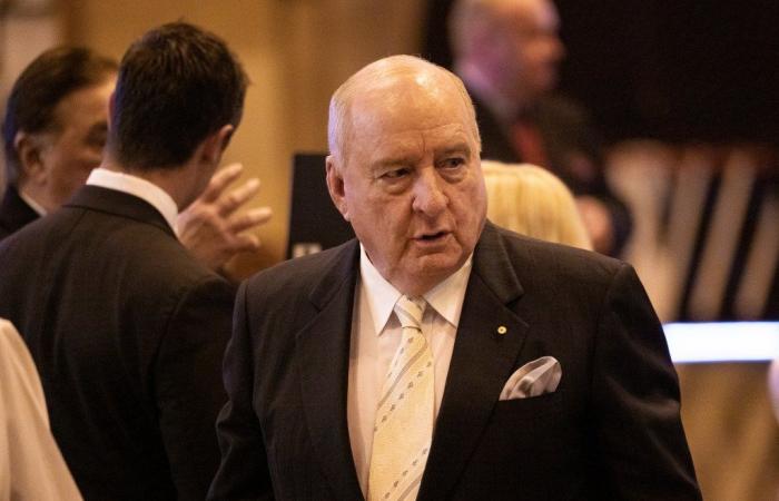 Alan Jones wegen sexuellen Missbrauchs angeklagt