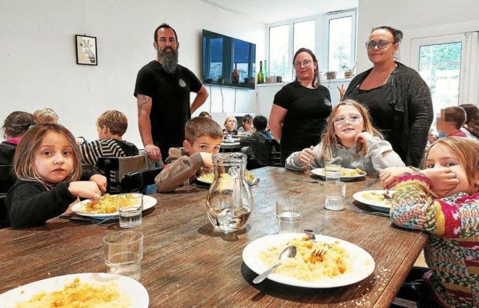 „Es ist besser als zu Hause“: In dieser kleinen Stadt im Finistère ist die Kantine… im Restaurant!