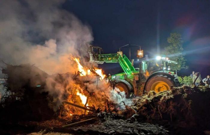 Bauern zündeten Bordeaux an, um ihrer Wut Gehör zu verschaffen