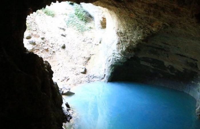 Fontaine de Vaucluse: Geheimnisse und Leben in der Tiefe