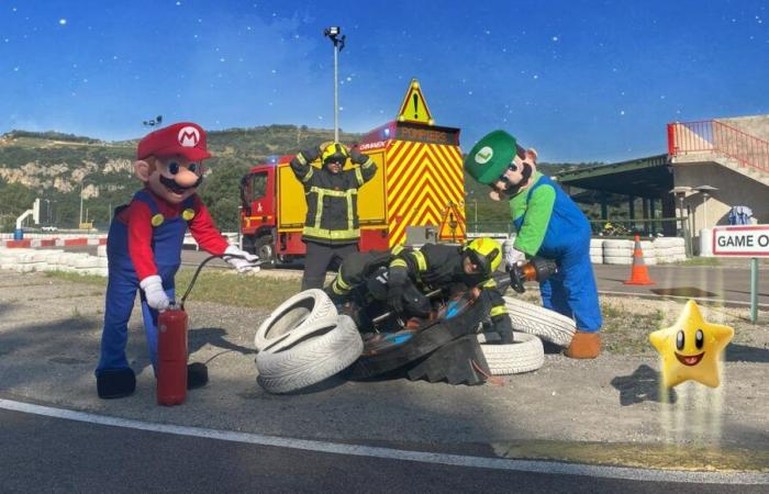 IN BILDERN – Mario, 80er Jahre, Kino… Entdecken Sie die sehr originellen Kalender der Feuerwehrleute von Drôme und Ardèche