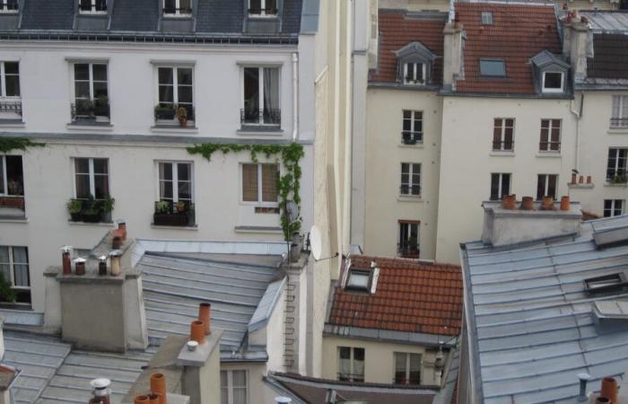 Bei einem Einbruch im 3. Arrondissement stürzt ein Mann vom Dach eines Gebäudes