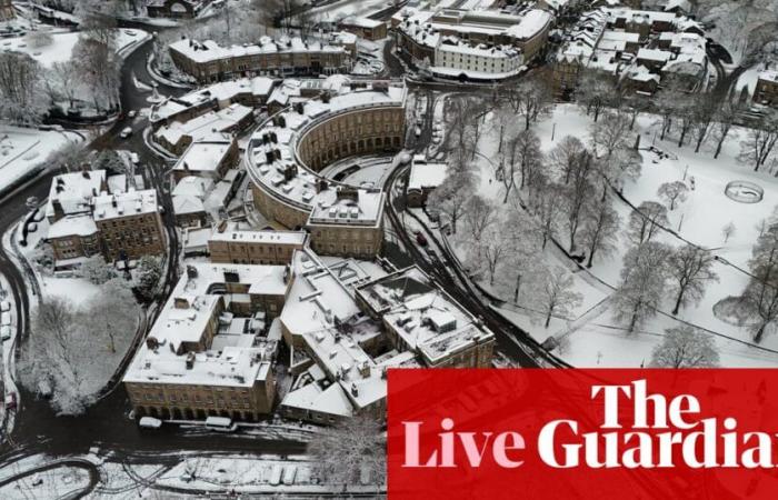 Wetter in Großbritannien live: Zugausfälle und Verspätungen auf der Straße, da die Schneebedingungen „erste Vorgeschmack auf den Winter“ geben | Wetter in Großbritannien