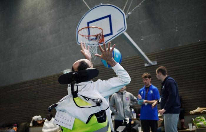 in einer Turnhalle in Rouen, ein sportliches „Job-Dating“, um sich über Ihren Lebenslauf hinaus zu offenbaren