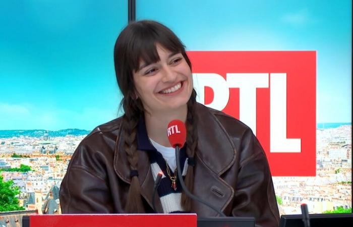 RTL-GAST – Clara Luciani: „Hyperbescheiden und exhibitionistisch zugleich zu sein, das überrascht mich selbst“